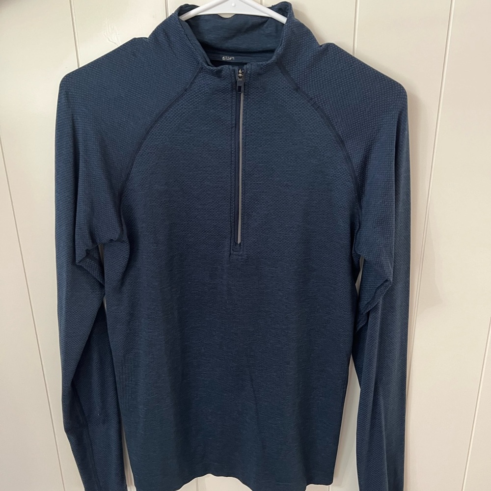 Lululemon small halfway zip down worn only a few times.